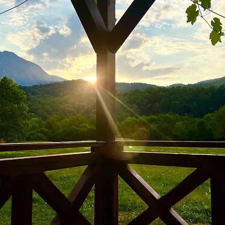 Domacinstvo Paprica Tjentiste