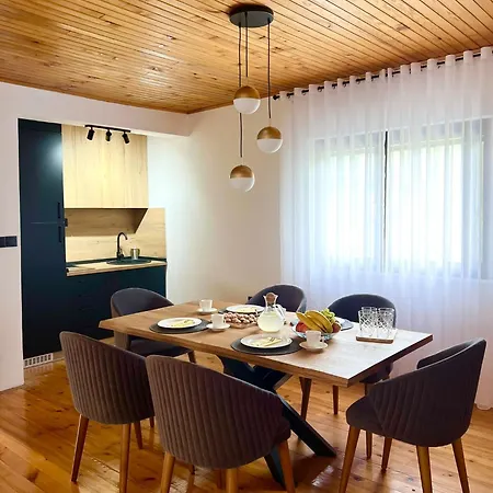 Domacinstvo Paprica Tjentiste * Foca