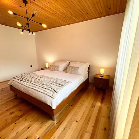 Domacinstvo Paprica Tjentiste Holiday home *