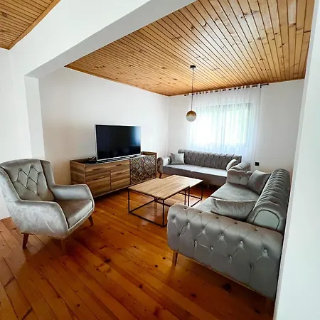 Holiday home Domacinstvo Paprica Tjentiste Foca
