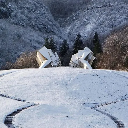 Domacinstvo Paprica Tjentiste Foca