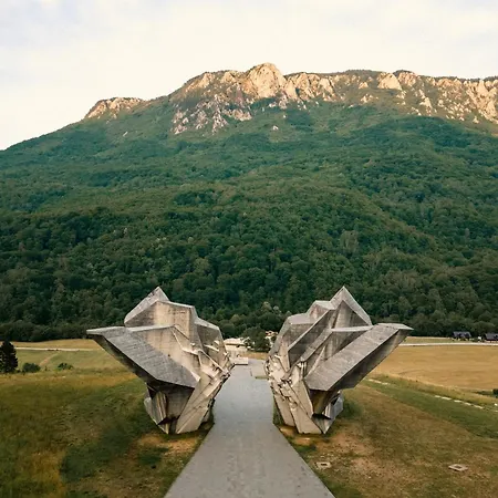 Domacinstvo Paprica Tjentiste Hébergement de vacances *