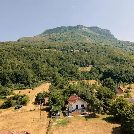 Hébergement de vacances Domacinstvo Paprica Tjentiste *