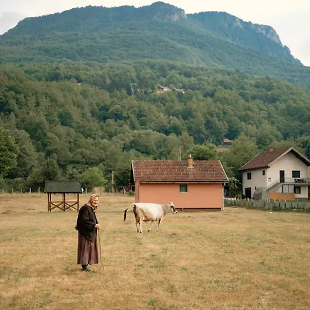 Domacinstvo Paprica Tjentiste Hébergement de vacances *