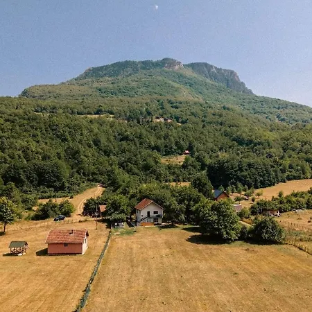 Hébergement de vacances Domacinstvo Paprica Tjentiste *